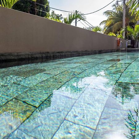 2 Bedroom Flat 15 Mins Walk From Flic En Flac Beach 外观 照片