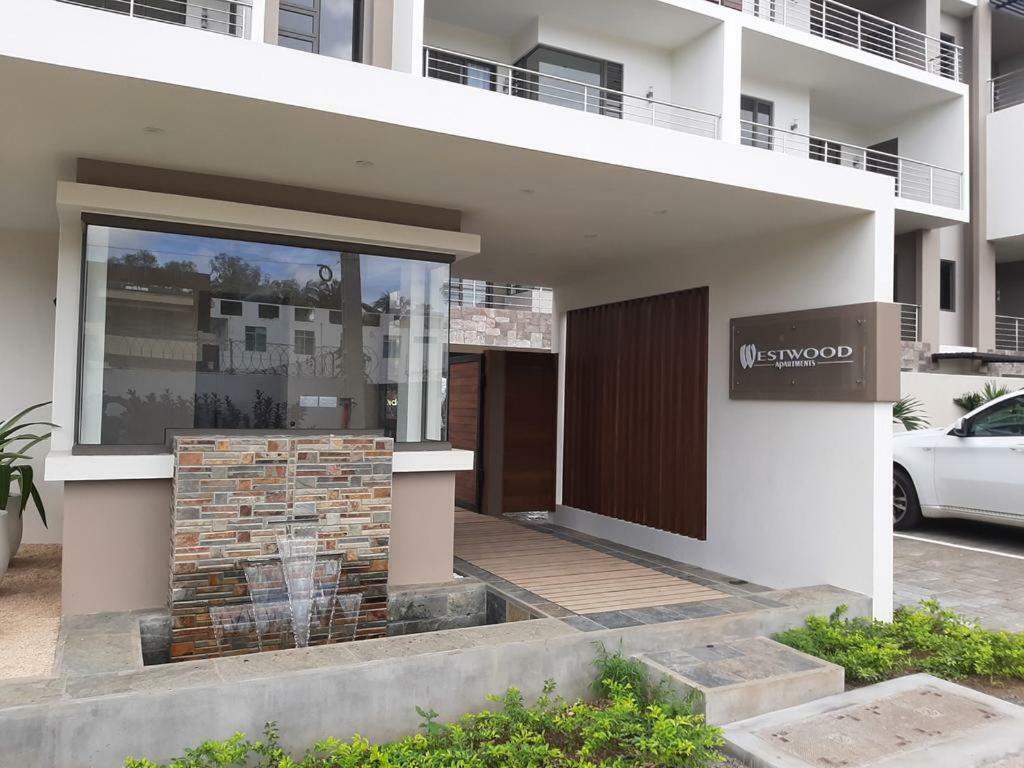 2 Bedroom Flat 15 Mins Walk From Flic En Flac Beach 外观 照片
