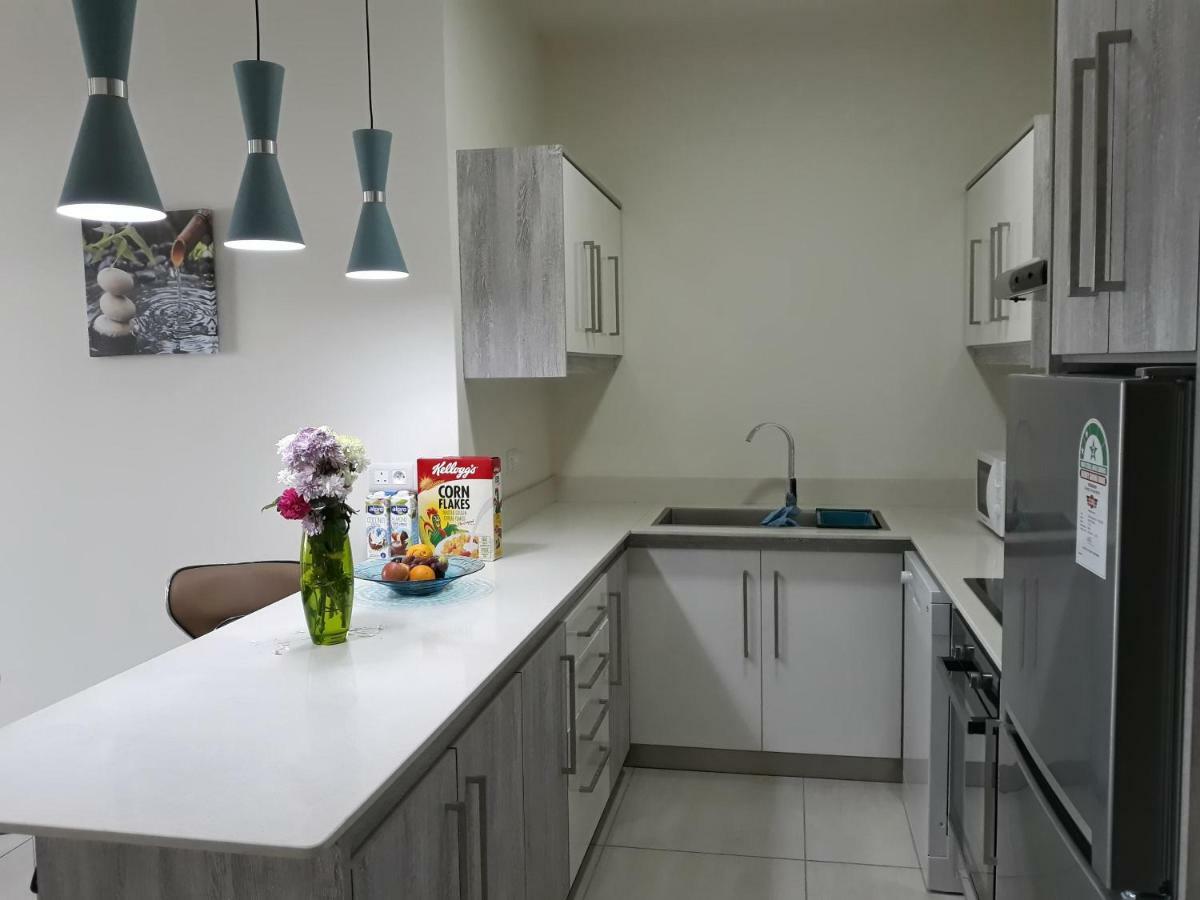2 Bedroom Flat 15 Mins Walk From Flic En Flac Beach 外观 照片