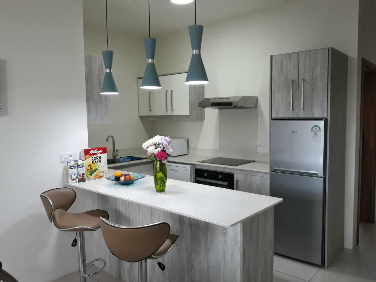 2 Bedroom Flat 15 Mins Walk From Flic En Flac Beach 外观 照片