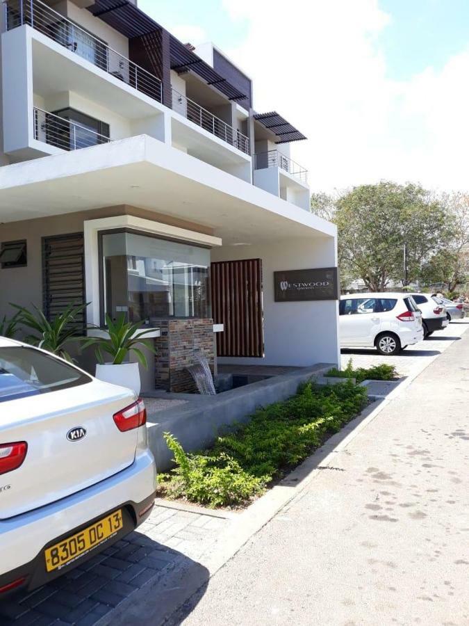 2 Bedroom Flat 15 Mins Walk From Flic En Flac Beach 外观 照片