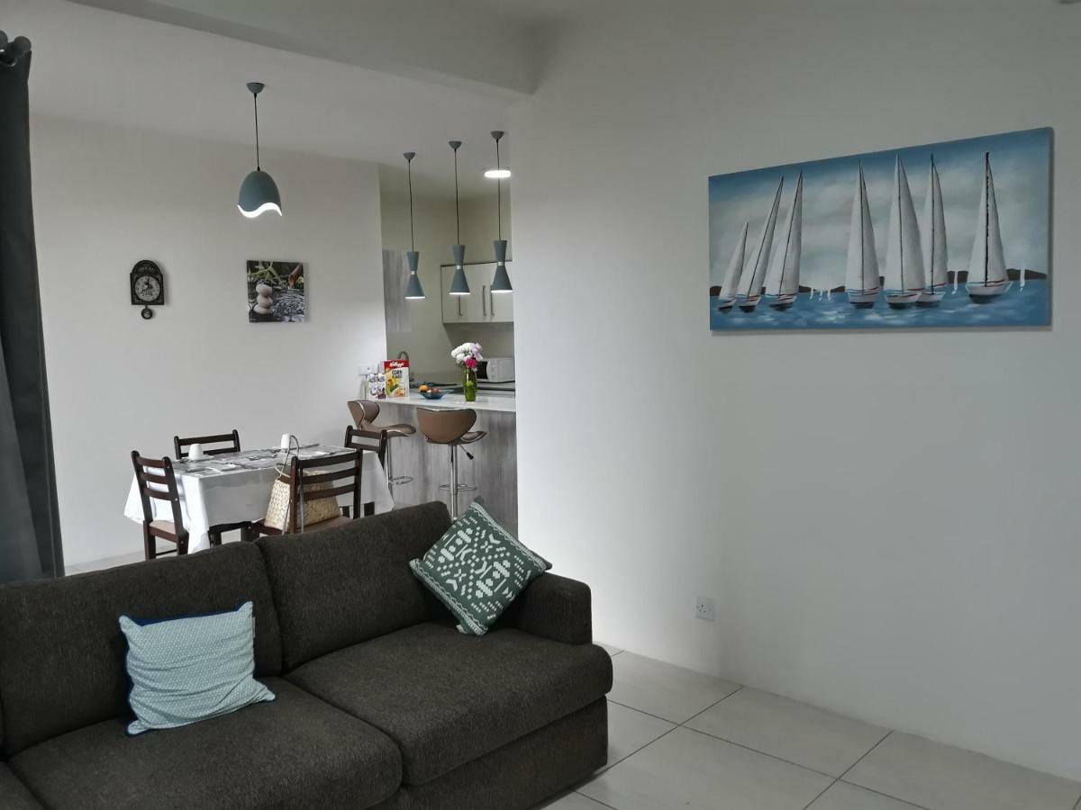 2 Bedroom Flat 15 Mins Walk From Flic En Flac Beach 外观 照片